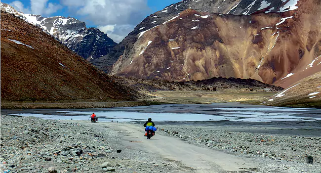 biking through mountains manali