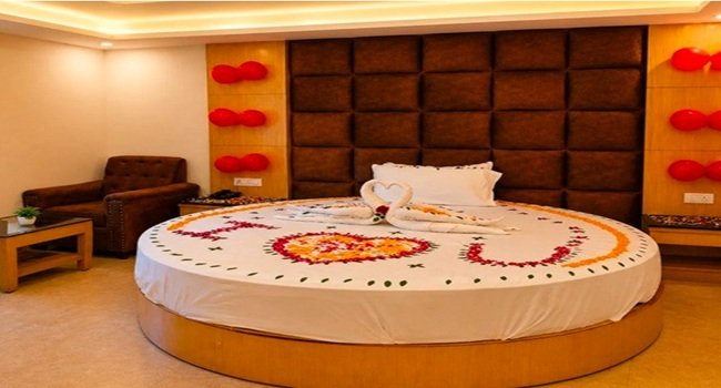 flora hills bed decotaion
