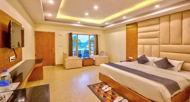 flora hills bed room