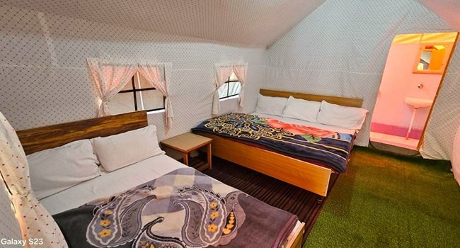 kasol camp bed room