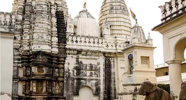 shantinatha temple in khajuraho