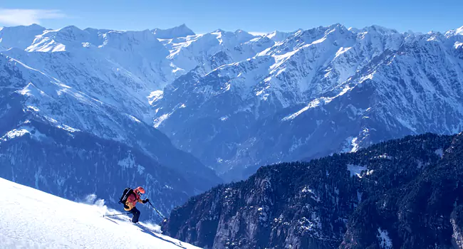 skiing manali