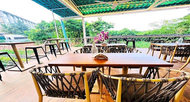 the mayfield resort, outdoor seat