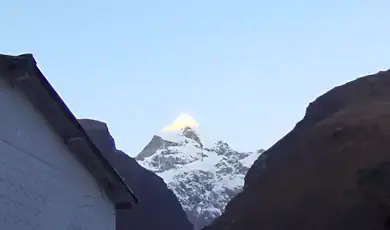 enjoy the beauty of neelkanth peak uttarakhand